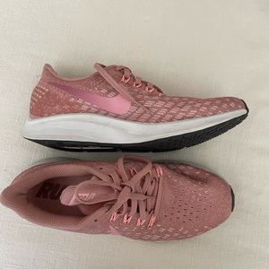 Nike Womens Pegasus running shoes